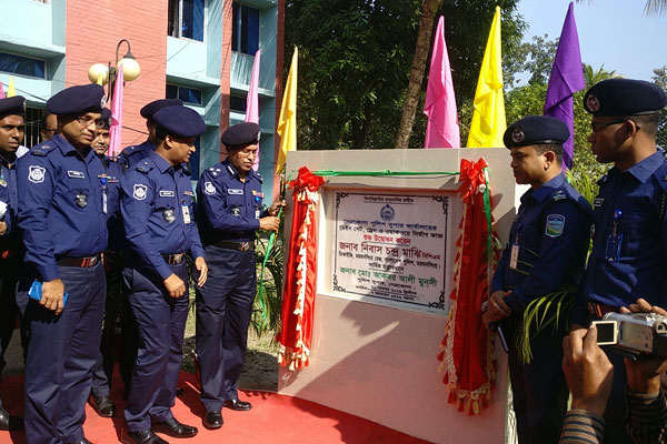 ‘দেশকে মেরুদণ্ডহীন করতে একটা গোষ্ঠী মাদককে ছড়িয়ে দিচ্ছে’