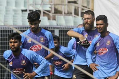 'ফ্লাড লাইটে কঠিন চ্যালেঞ্জের মুখোমুখি হতে হবে'