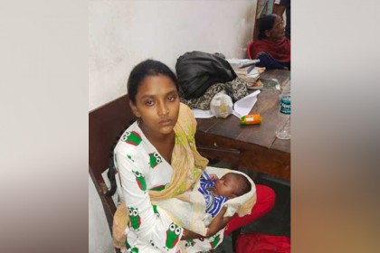 পনেরো হাজারে ২০ দিনের দুধের বাচ্চাকে ‘বিক্রি’ করলেন মা