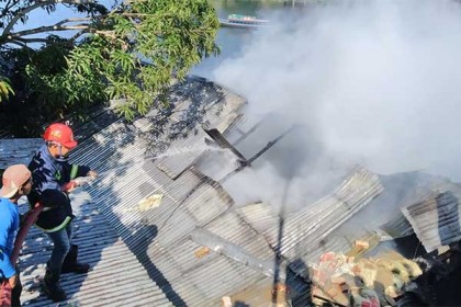 রাঙামাটিতে অগ্নিকাণ্ডে ৬টি বসতঘর পুড়ে ছাই 