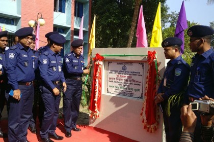 ‘দেশকে মেরুদণ্ডহীন করতে একটা গোষ্ঠী মাদককে ছড়িয়ে দিচ্ছে’