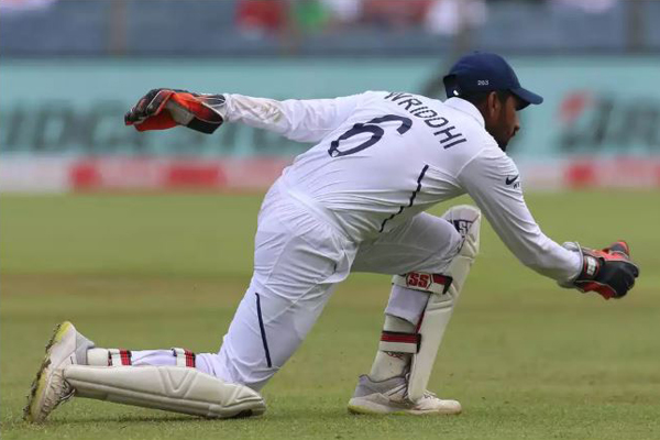 গোলাপি বলে কিপিং করাটা চ্যালেঞ্জিং: ঋদ্ধিমান