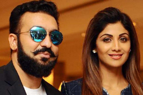 এক নাগাড়ে চুম্বন, রাজ-শিল্পার ভিডিও ভাইরাল