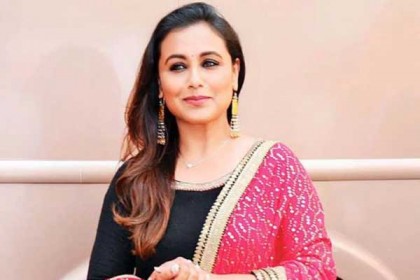 গোলাপি ইতিহাসের সাক্ষী হতে কলকাতায় রানী মুখার্জি
