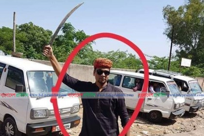 সাভারের শীর্ষ সন্ত্রাসী টুন্ডা আরিফ গ্রেফতার, এলাকাবাসীর মিষ্টি বিতরণ