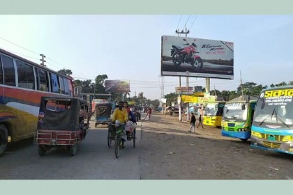 নেত্রকোনায় বাস চলাচল শুরু হলেও টার্মিনালে যাত্রী কম