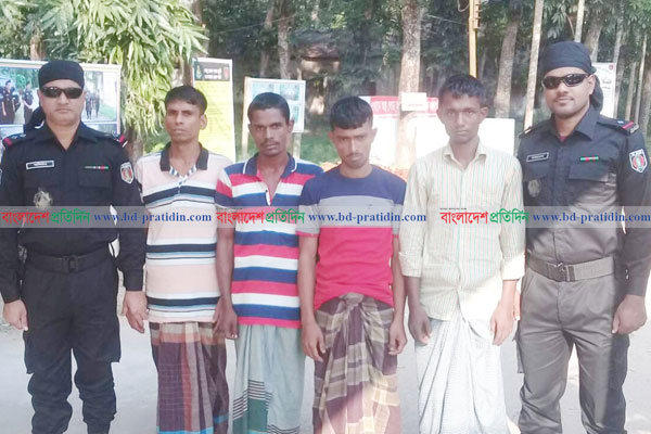 কিশোরগঞ্জে নকল স্বর্ণের বারসহ ৪ প্রতারক গ্রেফতার