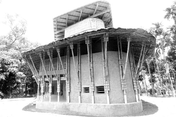 দৃষ্টিনন্দন স্থাপত্য ‘আনন্দালয়’