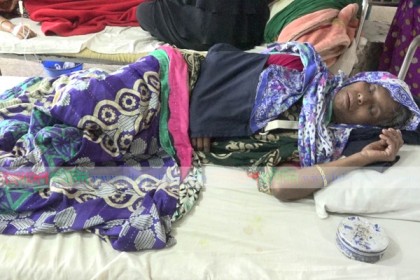 বাড়ি থেকে ডেকে এনে ইউপি কার্যালয়ে আটকে মারধরের অভিযোগ