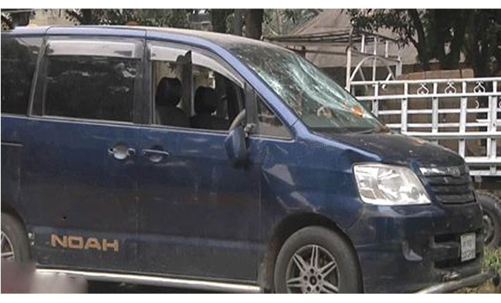 কলেজছাত্রী চিৎকার করে বাঁচল, আটক ৪ অপহরণকারী