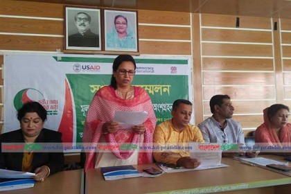 মূলধারার রাজনীতিতে শতকরা ৩৩ ভাগ সংযুক্তির দাবি নারীদের