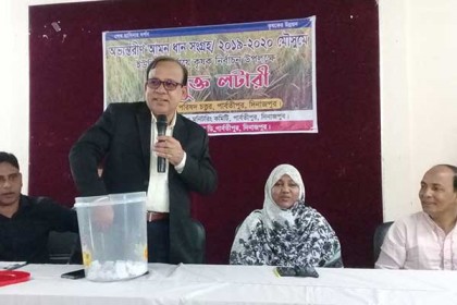 সরাসরি কৃষকের ধান ক্রয়ে দিনাজপুরে লটারি