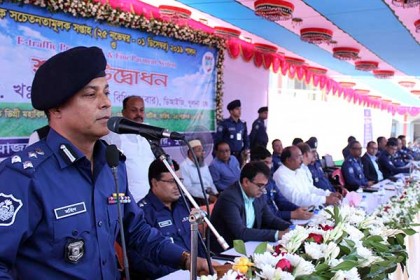 খুলনায় সড়কে ভোগান্তি কমাতে ট্রাফিক পুলিশে সফটওয়ার চালু