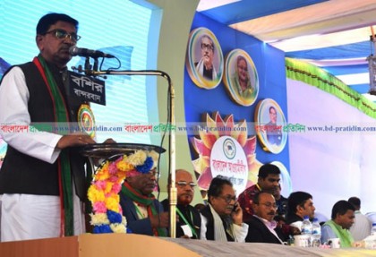 অবৈধ অস্ত্র হাতে নিয়ে মানুষের কল্যাণ করা যায় না: হানিফ