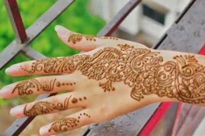 টিউব মেহেদি কিনে ঝলসে গেল হাত, এক লাখ টাকা জরিমানা