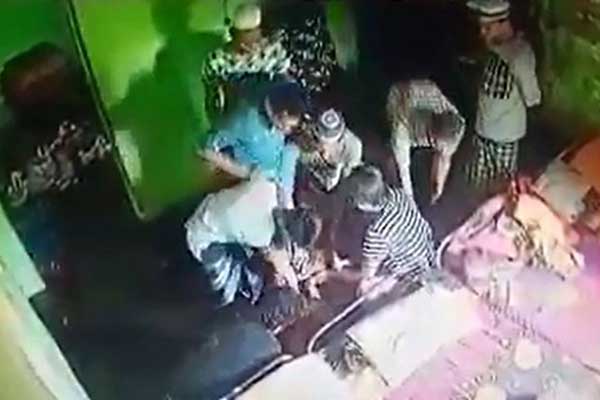 মাদকাসক্তি পুনর্বাসন কেন্দ্রে কলেজছাত্রকে পিটিয়ে হত্যা, ভিডিও ভাইরাল