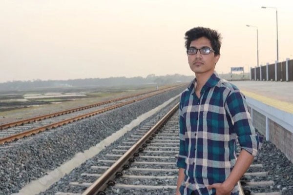 বশেমুরবিপ্রবি ছাত্রের গলায় ফাঁস দেওয়া মরদেহ উদ্ধার