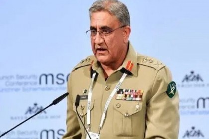 অবশেষে মেয়াদ বাড়ল পাকিস্তান সেনাপ্রধানের 