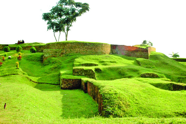 পুণ্ড্রনগরই এখন বগুড়ার মহাস্থানগড়