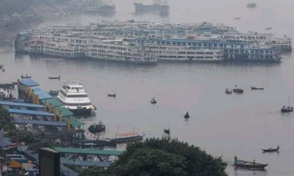 ১১ দফা দাবিতে নৌযান শ্রমিকদের কর্মবিরতি 