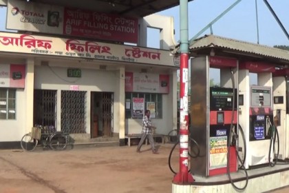ঝিনাইদহে পেট্রোল পাম্পে চলছে অনির্দিষ্টকালের ধর্মঘট