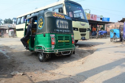 ২৪১ কোটি টাকা ব্যয়ে বদলে যাচ্ছে সারিয়াকান্দি-বগুড়া সড়ক