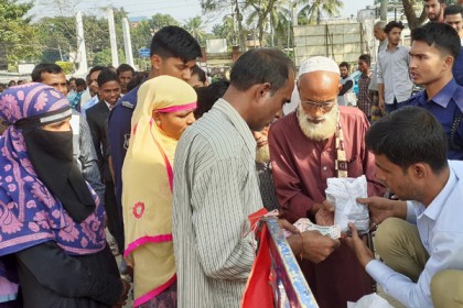 হবিগঞ্জে খোলাবাজারে টিসিবির পিয়াজ বিক্রি শুরু