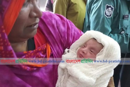 রংপুরে রাস্তার পাশ থেকে নবজাতক উদ্ধার