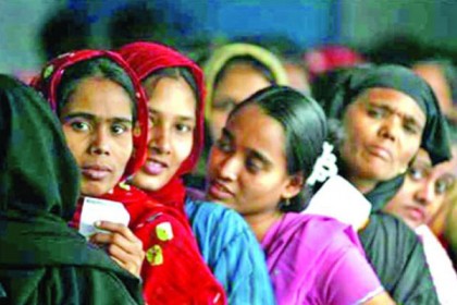 সৌদিতে নারীকর্মীদের সুরক্ষা নিশ্চিত করতে চালু হচ্ছে 'মুসানেড সিস্টেম'
