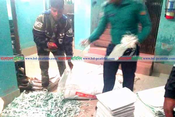 রংপুরে ৭ লাখ ৭০ হাজার নকল ব্যান্ডরোলসহ গ্রেফতার ৩