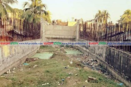 টেকনাফে ১৯ বছরেও কাজ শেষ হয়নি সেতুর!