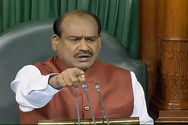 পার্লামেন্টে অমনোযোগী মন্ত্রীকে তিরস্কার স্পিকারের