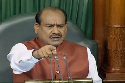 পার্লামেন্টে অমনোযোগী মন্ত্রীকে তিরস্কার স্পিকারের