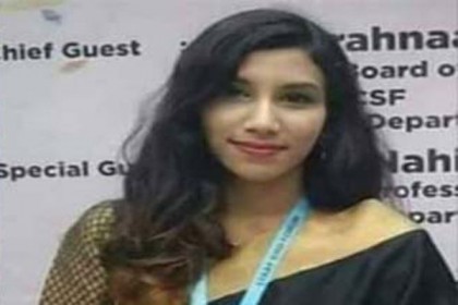 দুই বাড়ির মাঝে লাশটি রুম্পার, ধর্ষণের সন্দেহ