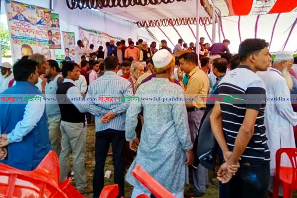 কুমিল্লায় আওয়ামী লীগের ২ গ্রুপের মধ্যে ধাওয়া-পাল্টা ধাওয়া