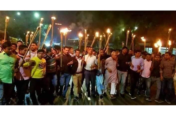 খালেদার মুক্তির দাবিতে রাজধানীতে মশাল মিছিল