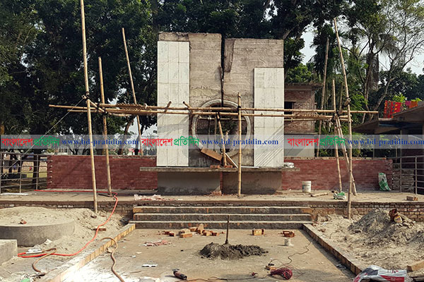 যশোরে দেশের প্রথম ‘মিত্র ও মুক্তিবাহিনী স্মৃতিস্তম্ভ’