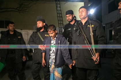 প্রবাসীর বাড়িতে তিনজনকে হত্যার ঘটনায় বেরিয়ে এসেছে চাঞ্চল্যকর তথ্য