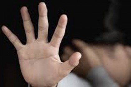 যৌন হেনস্থা, বাবাকে কেটে টুকরো করে নদীতে ভাসিয়ে দিল মেয়ে