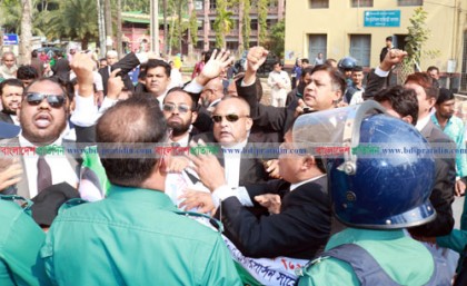 খালেদা জিয়ার মুক্তির দাবিতে বরিশালে মিছিল