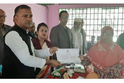 বেগম রোকেয়া দিবসে নাটোরে ৫ জয়িতা পেল সম্মাননা