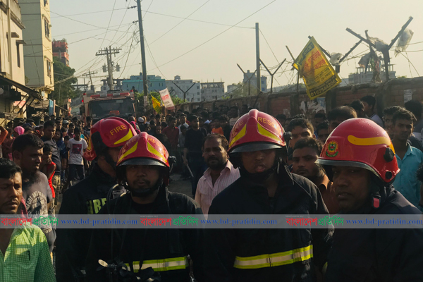 আশুলিয়ায় সুতা তৈরির কারখানায় আগুন