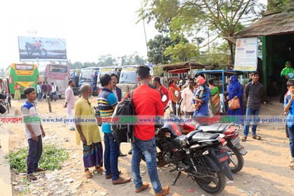 নেত্রকোনায় বিআরটিসি বাস চালু হওয়ায় অন্য বাস চলাচল বন্ধ!