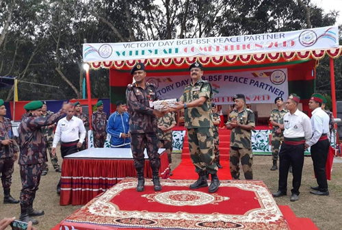 সম্পর্কের উন্নতি করতে সীমান্তে বিজিবি-বিএসএফ ভলিবল খেলা