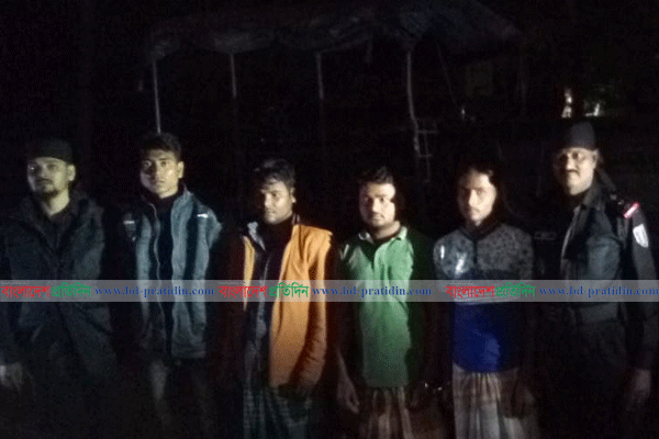৫ হাজার পিস ইয়াবাসহ ৪ মাদক ব্যবসায়ী আটক