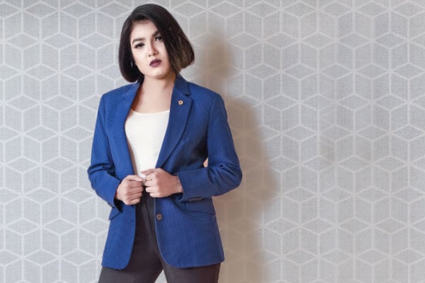 লেডিস ব্লেজারে আভিজাত্য
