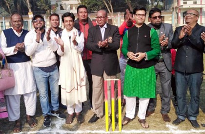 গুরুদাসপুরে বিজয় দিবস ক্রিকেট টুর্নামেন্টের উদ্বোধন