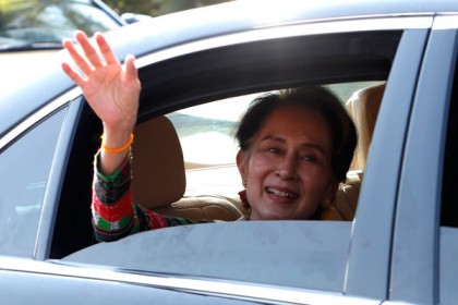 দেশে ফেরার পর সু চিকে রাজসিক অভ্যর্থনা