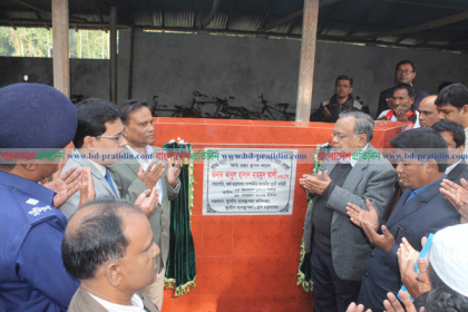 খানসামায় বন্যা আশ্রয়কেন্দ্রের ভিত্তি প্রস্তর স্থাপন