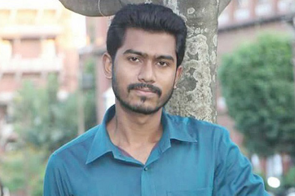 'দেশের গণতন্ত্রহীনতার জন্য রাজনীতিবিদ-বুদ্ধিজীবীদের ব্যর্থতা রয়েছে'